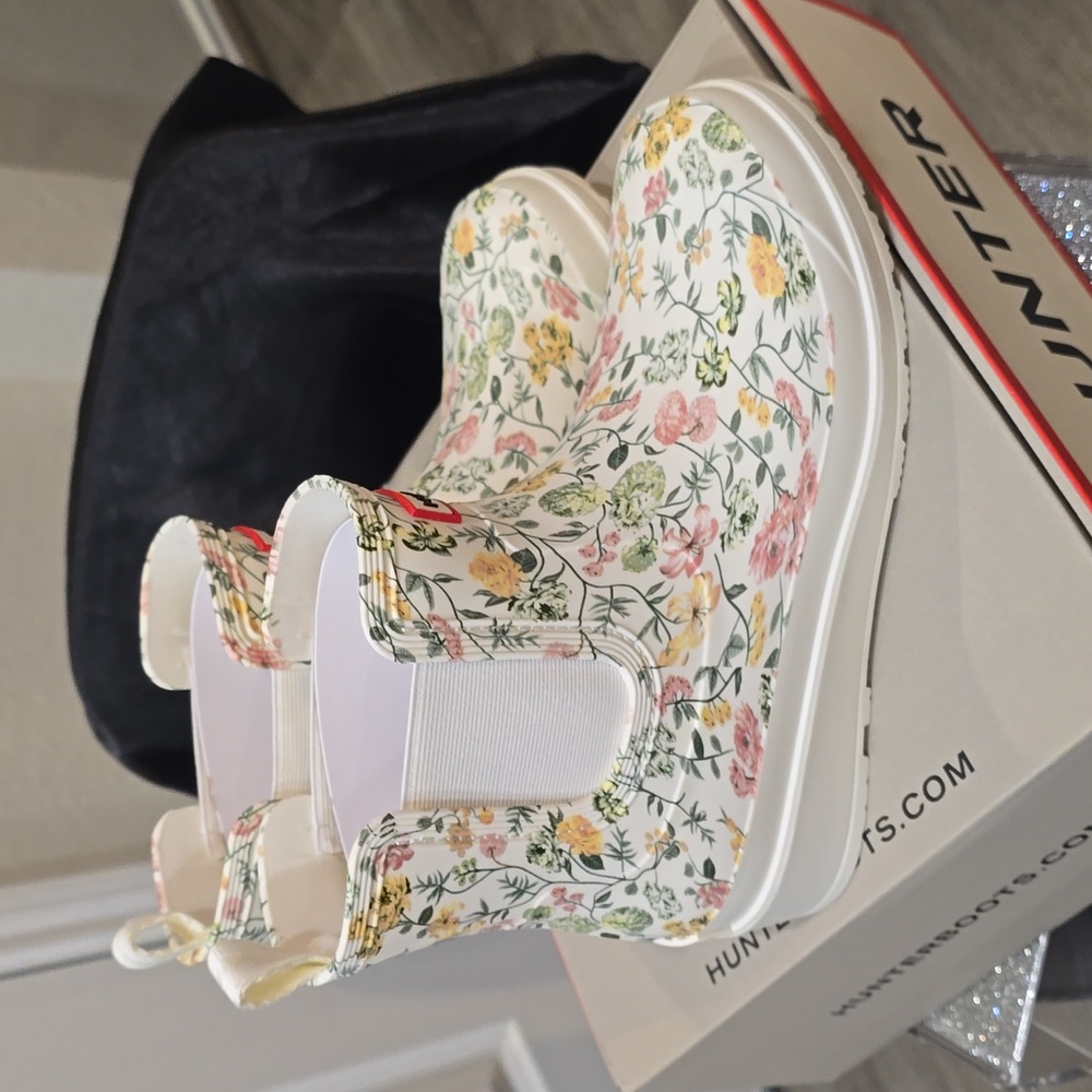 Hunter Tabitha Chelsea Rain Boots - Floral Rain - Picture 10 of 11